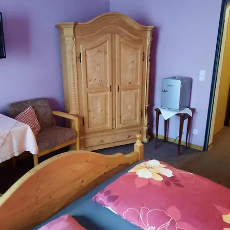 فندق Landgasthof Rotlipp Gaestezimmer Ortenberg (Hessen)